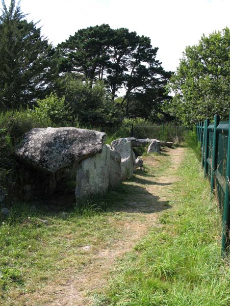 All&eacute;e Couverte de Man&eacute; Roullarde